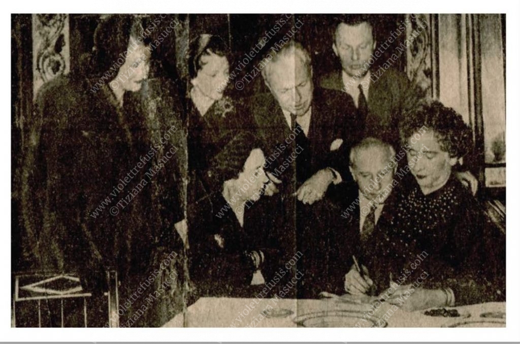 La Contessa de Mun, l’Ambasciatore di Francia e sua moglie, Jaques Février, Elsa Schiaparelli, Charles de Beistegui, Violet.